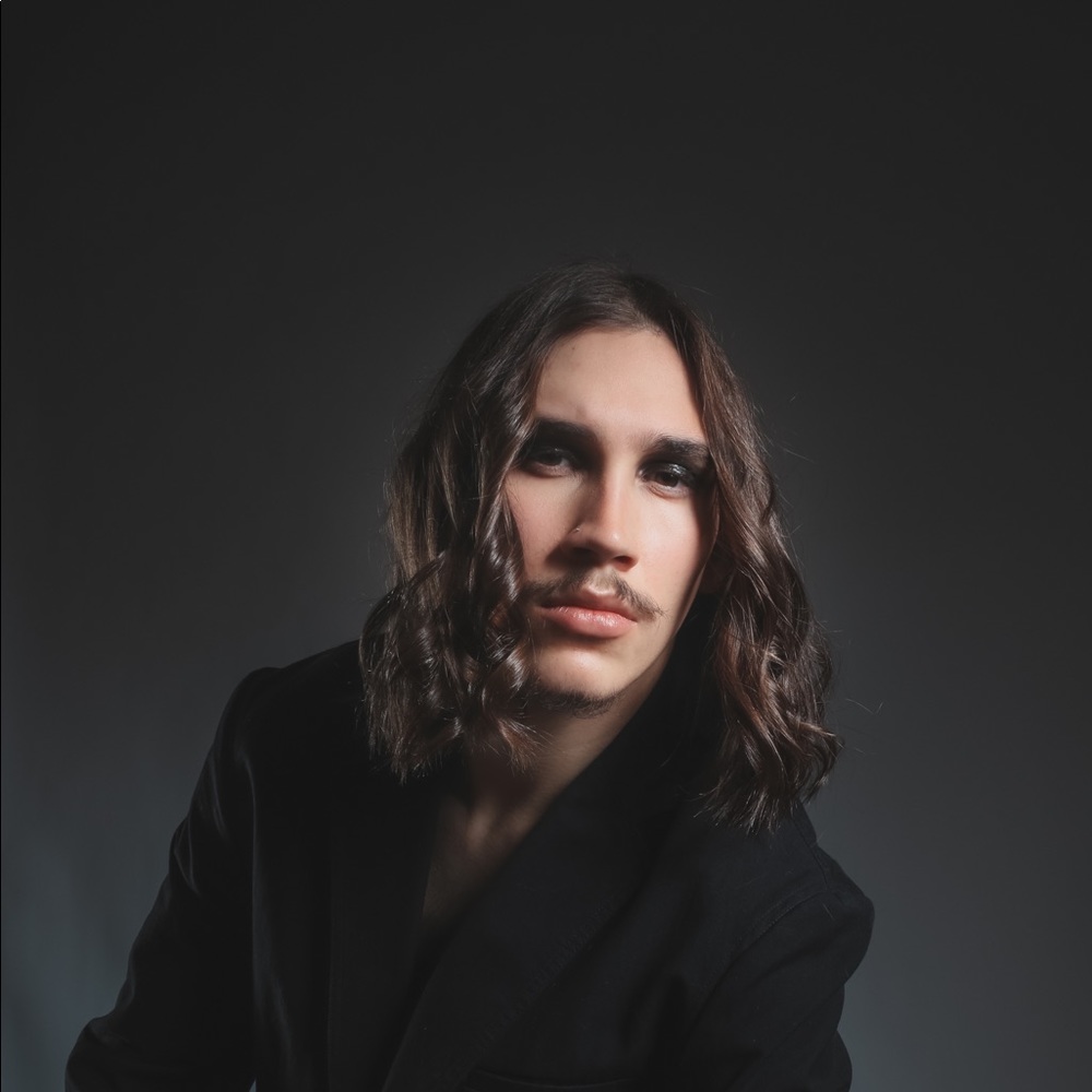Meet your Posher, Julien